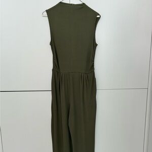 Pretty Garden Sleeveless Zippered Ribbed Green Jumpsuit Size M